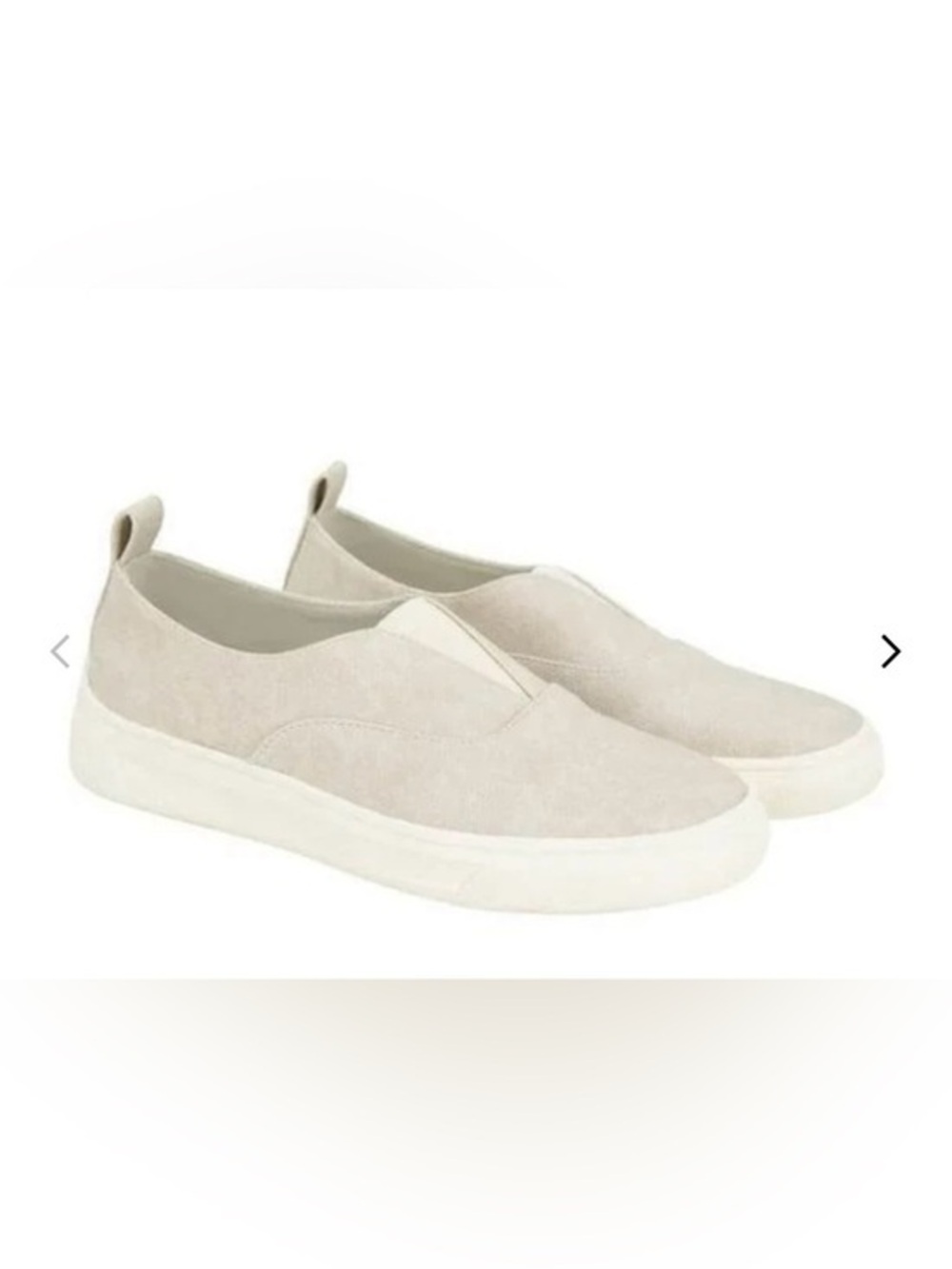 Kensie Slip-On  Sneakers in Off-White and White
